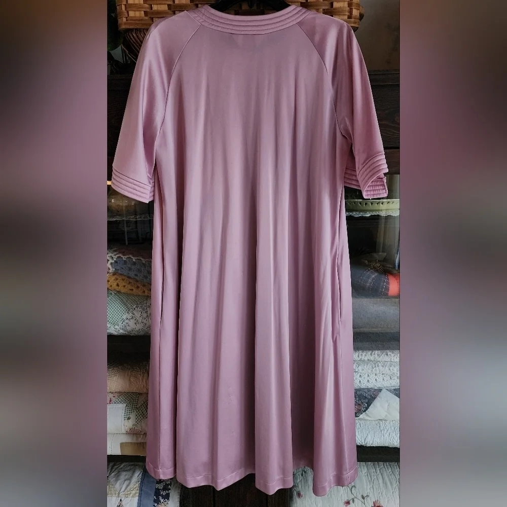 Vanity Fair Mauve Short Sleeve Robe